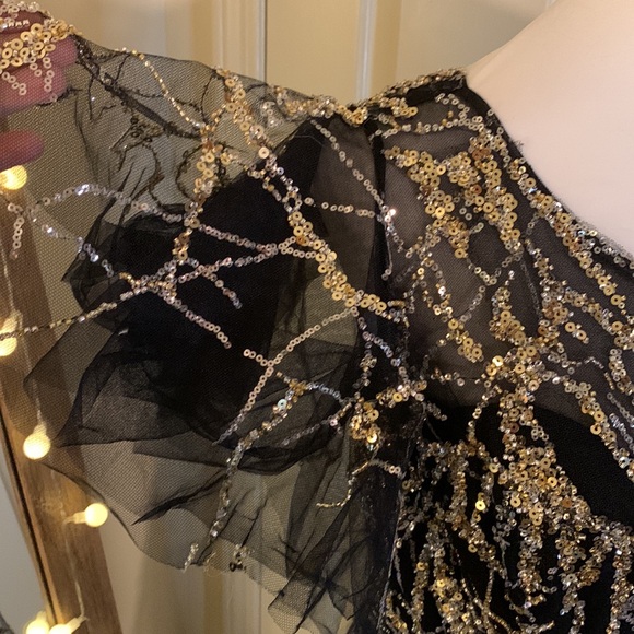 Mac Duggal Black and Silver One-Shoulder Dress - Picture 5 of 14